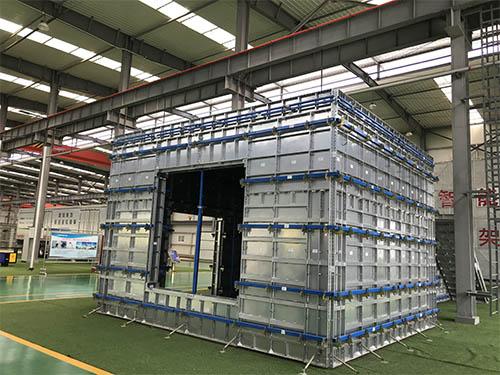 施工人员可以更加顺利地进行定型铝膜板的施工工作