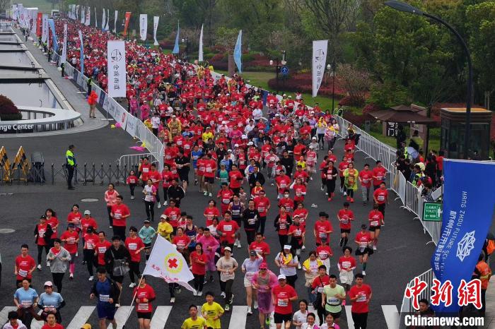 2024年杭州梦想马拉松开跑 全程穿越世界级城市中