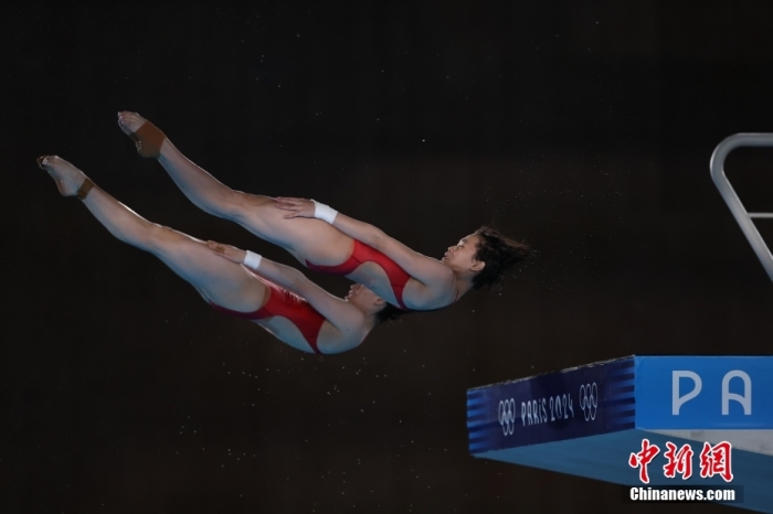 潘展乐破纪录夺冠，中国队当日再获3金跃居金牌