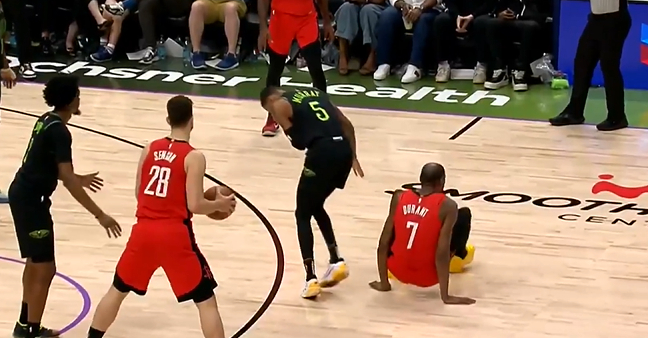 杜兰特被默里防守动作撞倒引争议