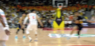 福建爆冷逆转广东 皮特森39分率队掀翻卫冕冠军